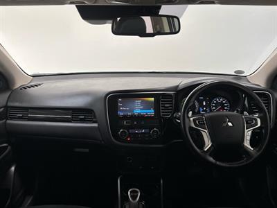 2018 Mitsubishi Outlander - Thumbnail