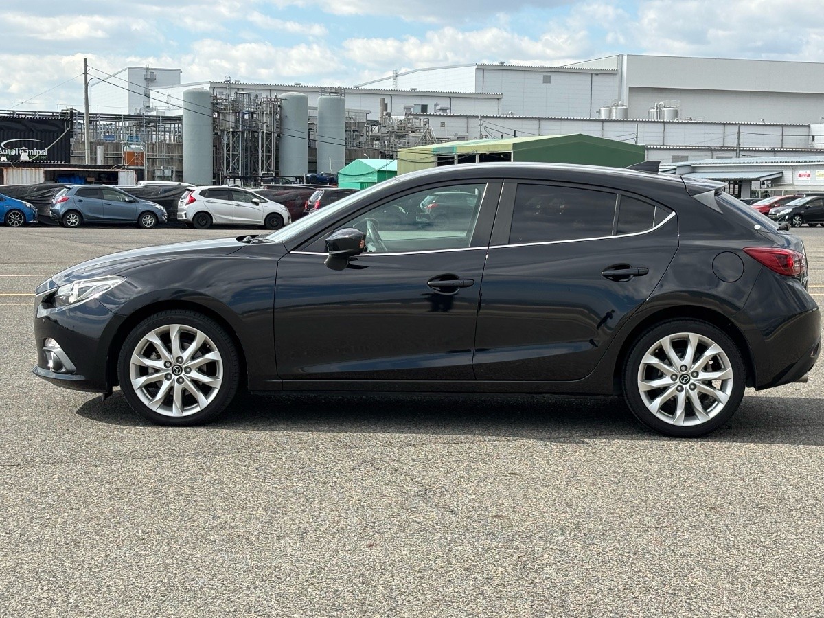 2015 Mazda Axela