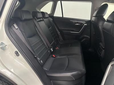 2019 Toyota RAV4 - Thumbnail