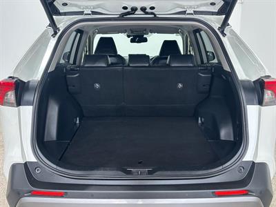 2019 Toyota RAV4 - Thumbnail