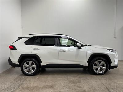 2019 Toyota RAV4 - Thumbnail