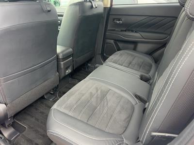 2015 Mitsubishi Outlander - Thumbnail