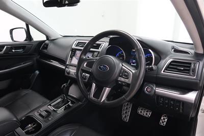 2017 Subaru Outback - Thumbnail