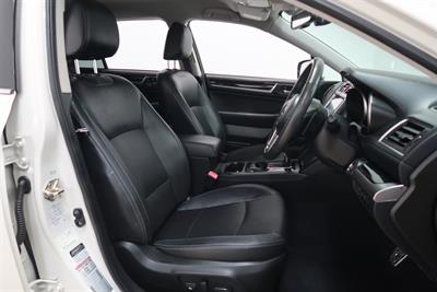 2017 Subaru Outback - Thumbnail