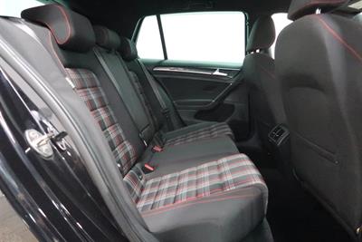 2015 Volkswagen Golf - Thumbnail