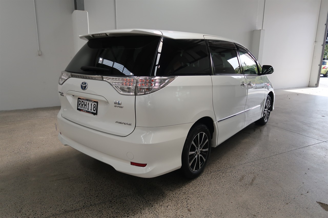2013 Toyota Estima