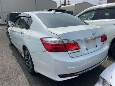 2013 Honda Accord Hybrid - Thumbnail