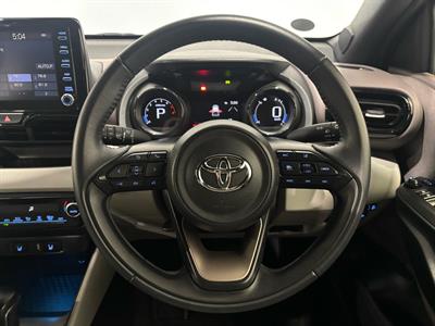 2020 Toyota Yaris - Thumbnail