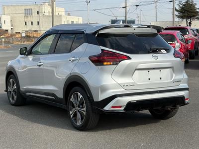 2020 Nissan Kicks - Thumbnail