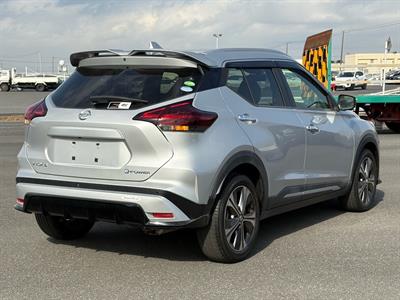 2020 Nissan Kicks - Thumbnail