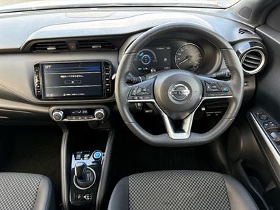 2020 Nissan Kicks - Thumbnail