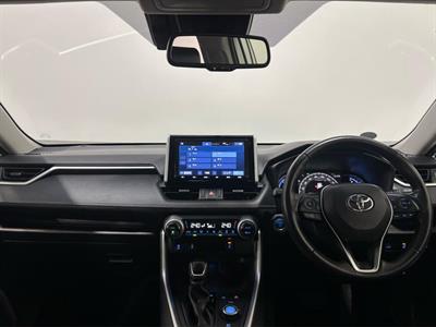 2020 Toyota RAV4 - Thumbnail