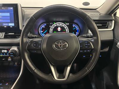 2020 Toyota RAV4 - Thumbnail