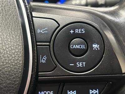 2020 Toyota RAV4 - Thumbnail