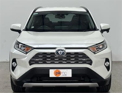 2020 Toyota RAV4 - Thumbnail