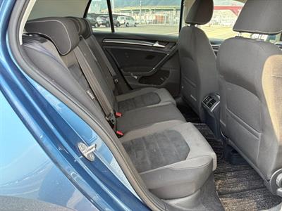 2014 Volkswagen Golf - Thumbnail