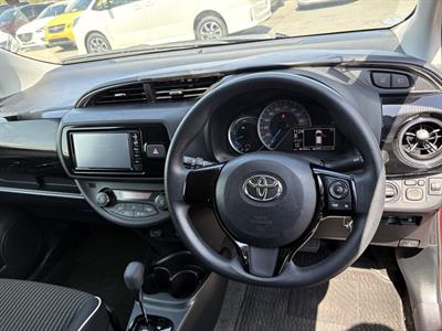 2018 Toyota Vitz - Thumbnail