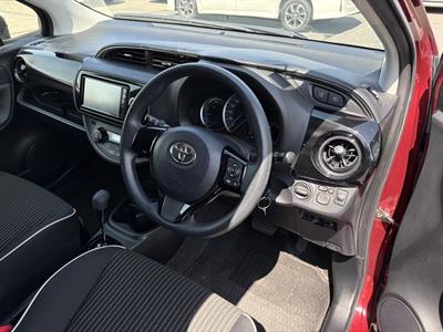 2018 Toyota Vitz - Thumbnail