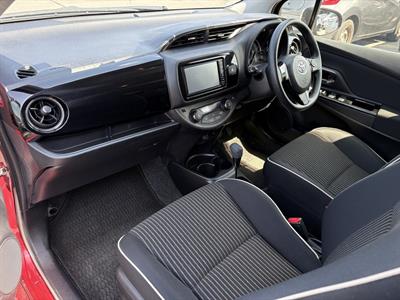 2018 Toyota Vitz - Thumbnail