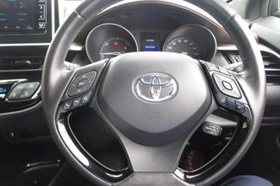 2016 Toyota C-hr - Thumbnail