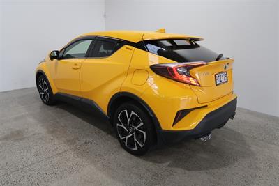 2016 Toyota C-hr - Thumbnail