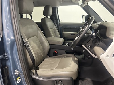 2020 Land Rover Defender - Thumbnail