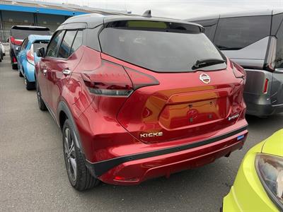 2021 Nissan Kicks - Thumbnail