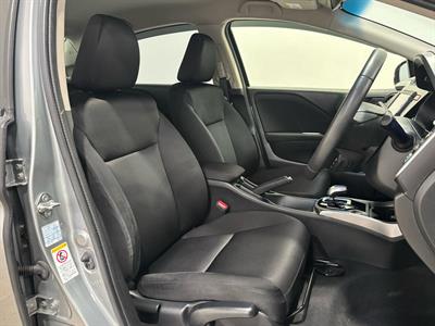 2015 Honda Grace - Thumbnail