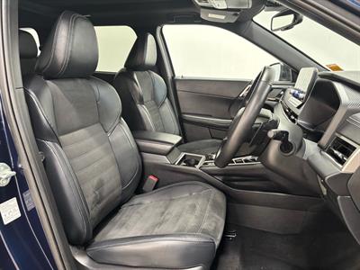 2024 Mitsubishi Outlander - Thumbnail