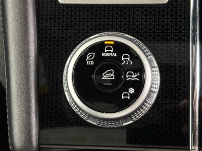 2024 Mitsubishi Outlander - Thumbnail