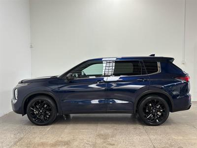 2024 Mitsubishi Outlander - Thumbnail