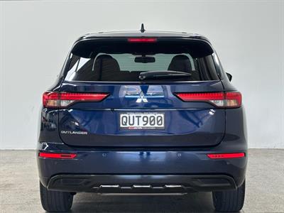 2024 Mitsubishi Outlander - Thumbnail