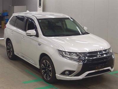 2016 Mitsubishi Outlander - Thumbnail