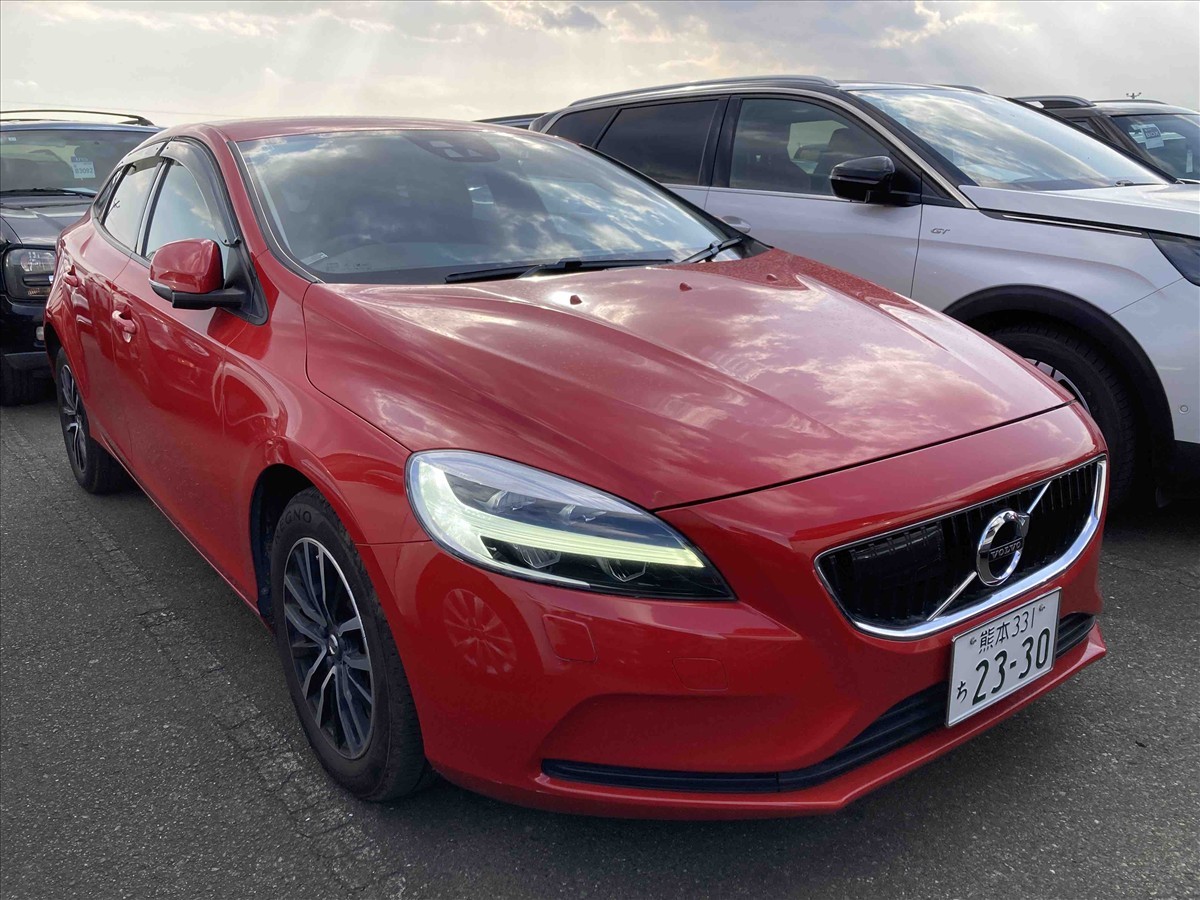 2018 Volvo V40
