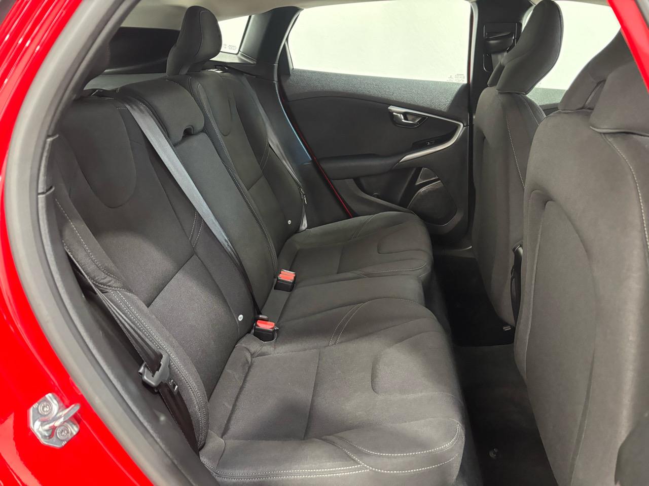 2018 Volvo V40