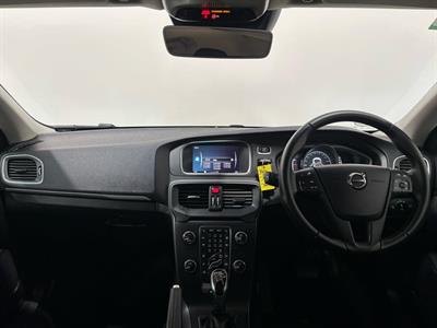 2018 Volvo V40 - Thumbnail