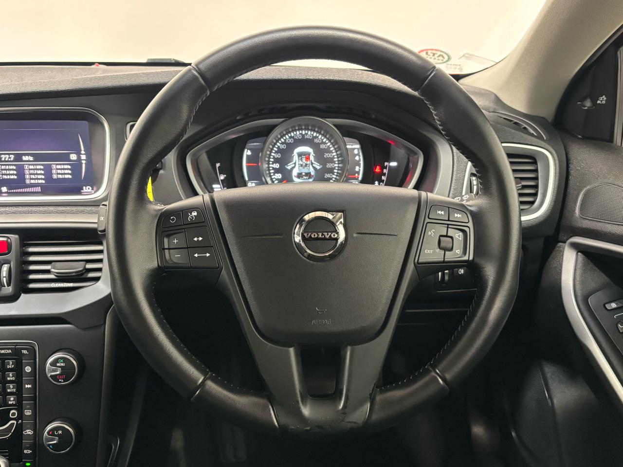 2018 Volvo V40