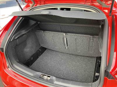 2018 Volvo V40 - Thumbnail