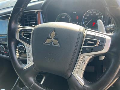 2016 Mitsubishi Outlander - Thumbnail