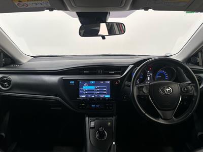 2016 Toyota Auris - Thumbnail