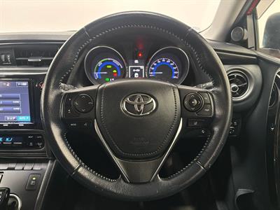 2016 Toyota Auris - Thumbnail