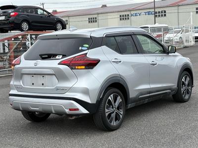 2020 Nissan Kicks - Thumbnail