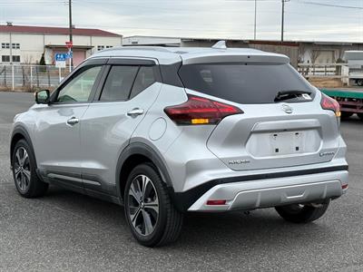 2020 Nissan Kicks - Thumbnail