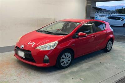 2013 Toyota Aqua - Thumbnail