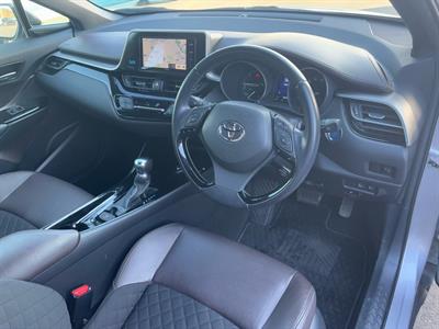 2017 Toyota C-HR - Thumbnail