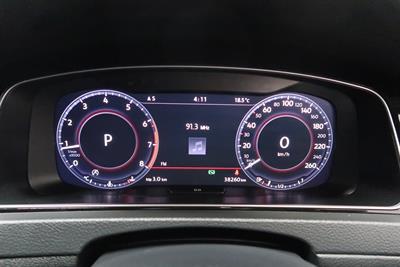 2017 Volkswagen Golf - Thumbnail