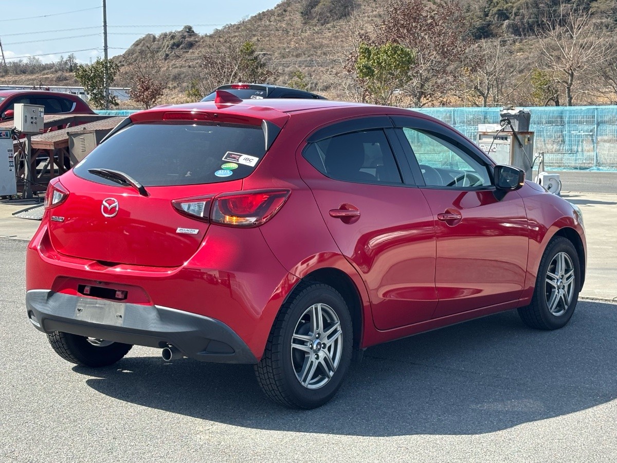 2017 Mazda Demio