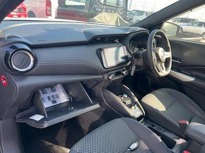 2021 Nissan Kicks - Thumbnail
