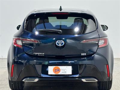 2018 Toyota Corolla - Thumbnail
