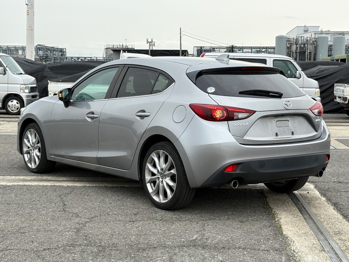 2014 Mazda Axela